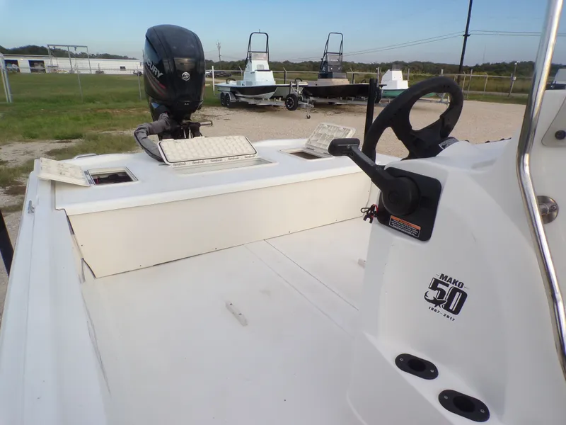 Slide: The Image of Mako Pro Skiff 19 CC 2017 - 19