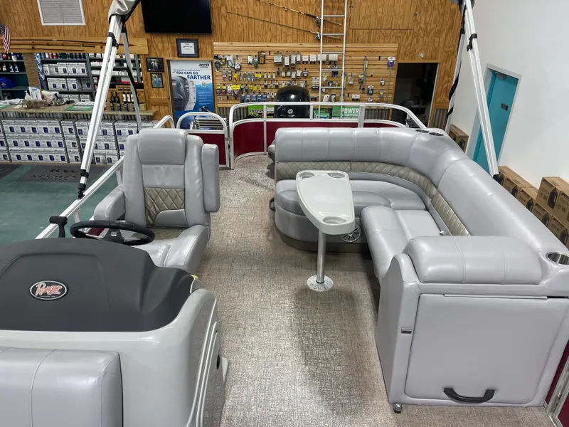 Slide: The Image of Ranger RP220FC 2021 - 17