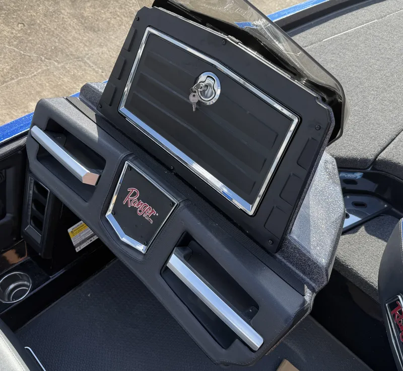 Slide: The Image of Ranger Z521R 2023 - 19