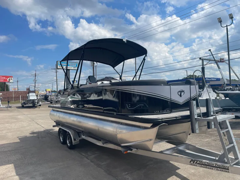 Slide: The Image of Tahoe AVALON LTZ QL21T 2024 - 6