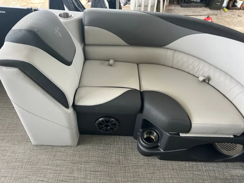 Slide: The Image of Tahoe LTZ QL21T 2024 - 11