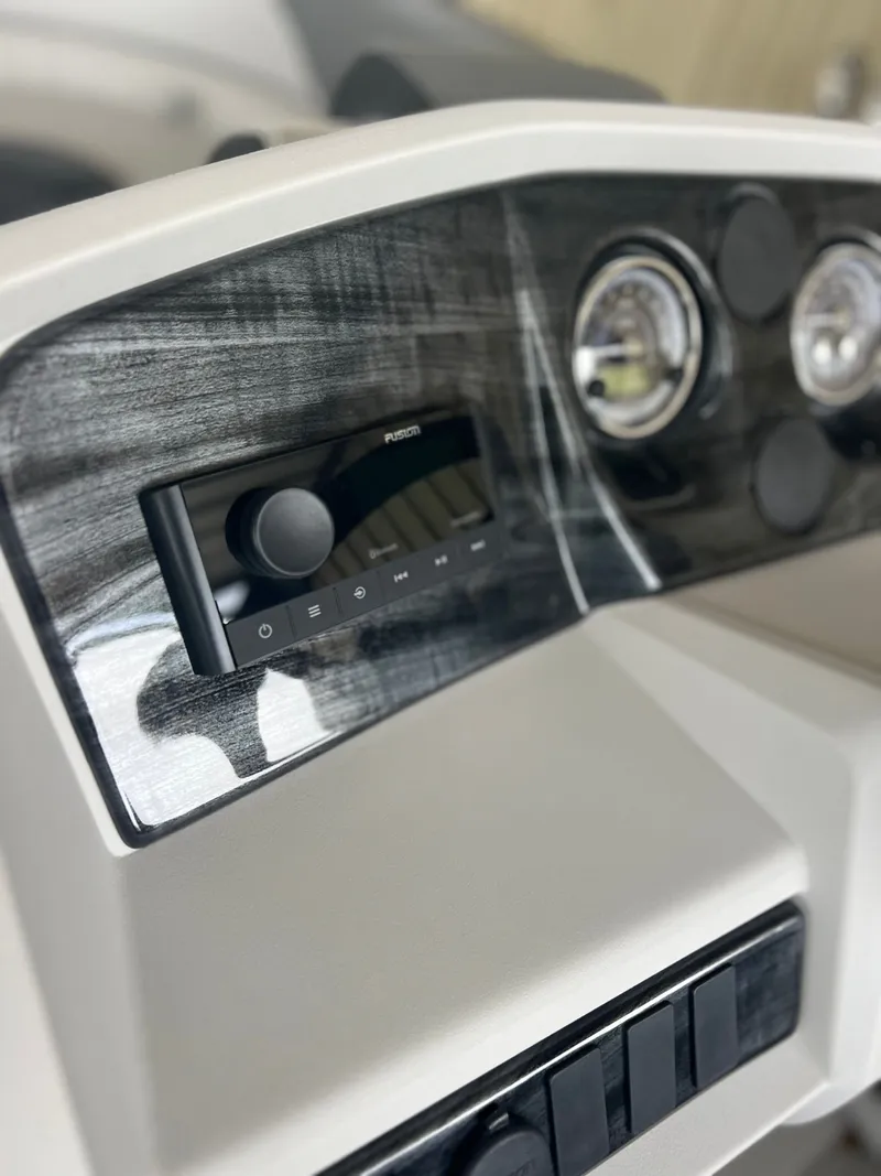 Slide: The Image of Tahoe LTZ QL21T 2024 - 14