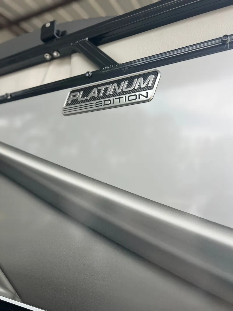 Slide: The Image of Tahoe LTZ QL21T 2024 - 5