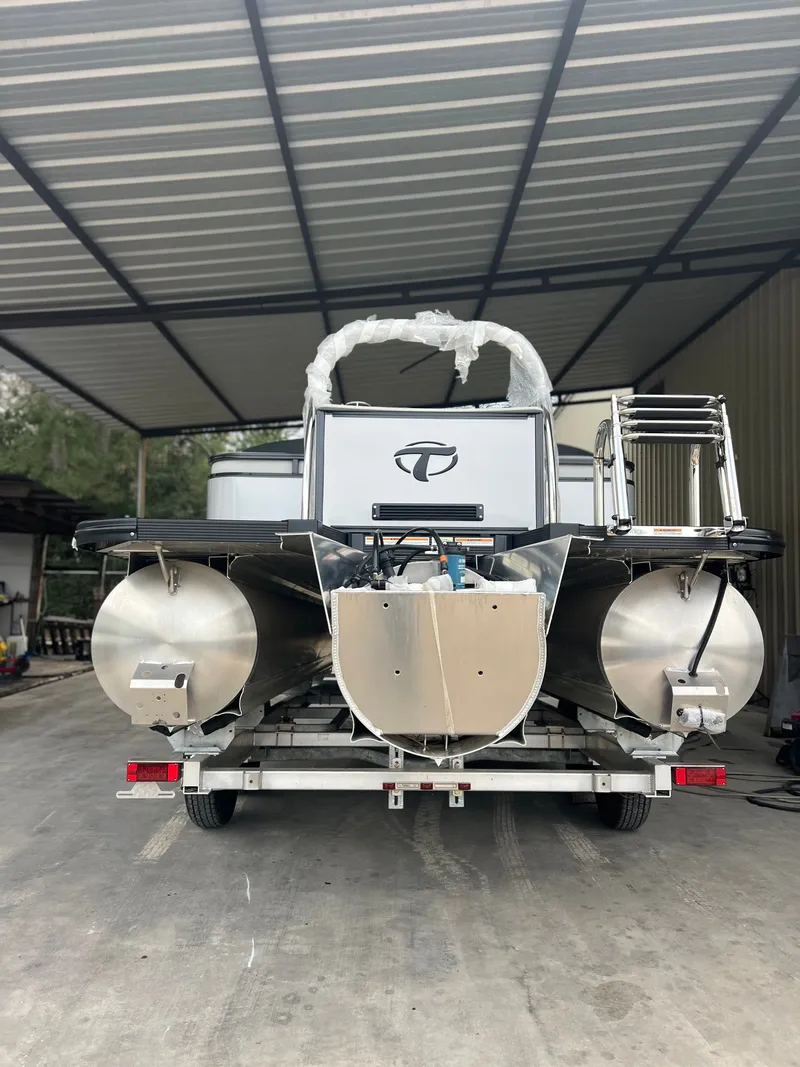 Slide: The Image of Tahoe LTZ QL21T 2024 - 7