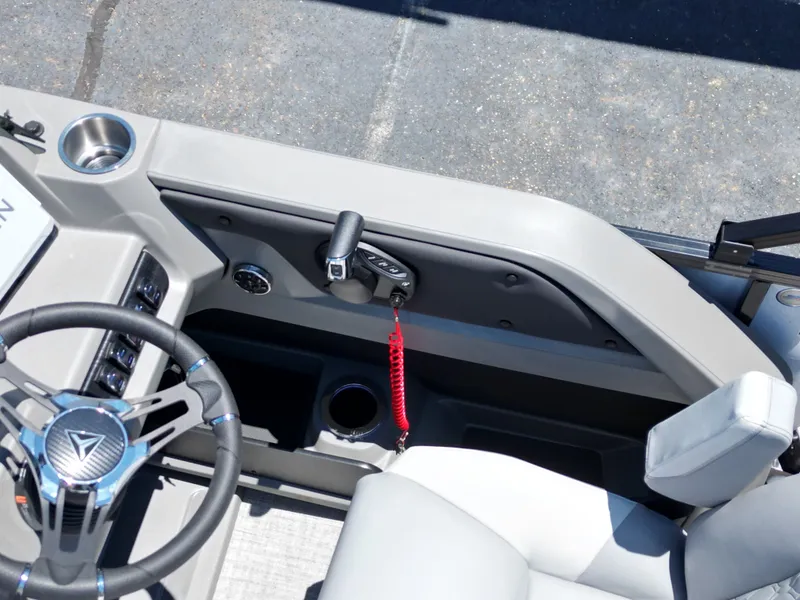 Slide: The Image of Tahoe LTZ QL23T DX 2025 - 12