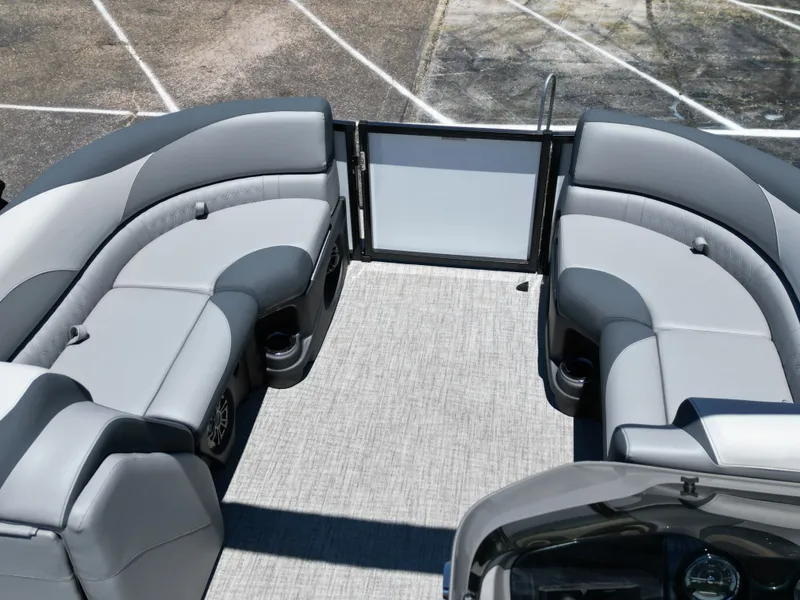 Slide: The Image of Tahoe LTZ QL23T DX 2025 - 13