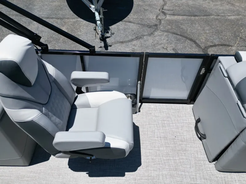 Slide: The Image of Tahoe LTZ QL23T DX 2025 - 14