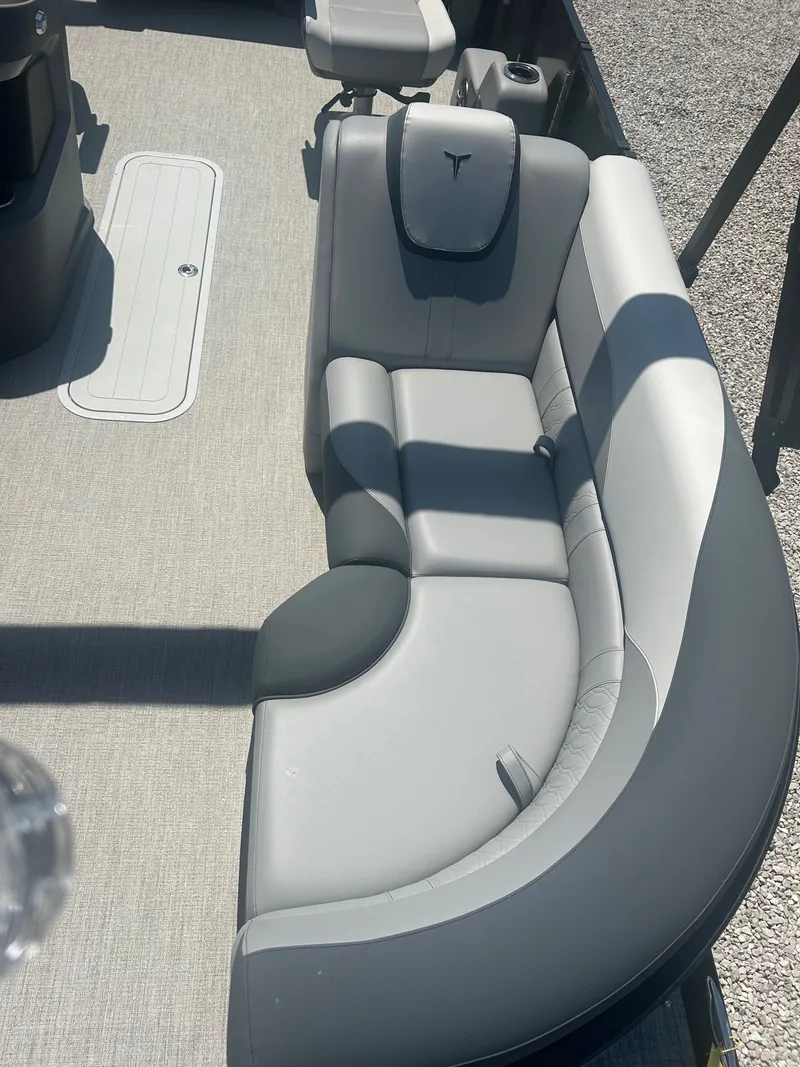 Slide: The Image of Tahoe LTZ VRB23T 2025 - 7