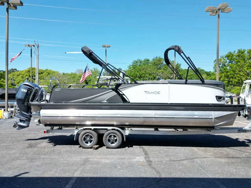 Slide: The Image of Tahoe LTZ VRB23T DX 2025 - 11