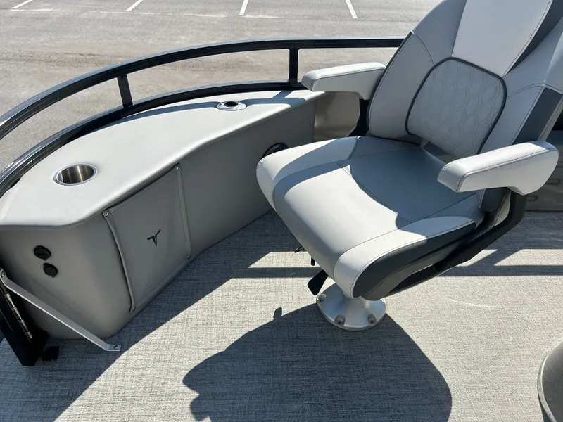 Slide: The Image of Tahoe SPT85 CC23T 2025 - 23