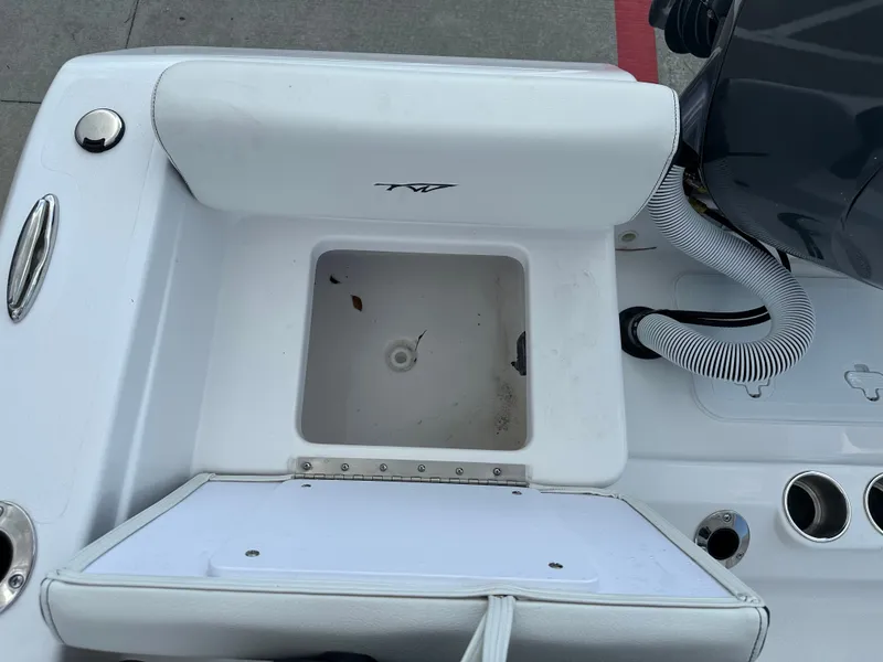 Slide: The Image of Tidewater 198 CC Adventure 2026 - 21