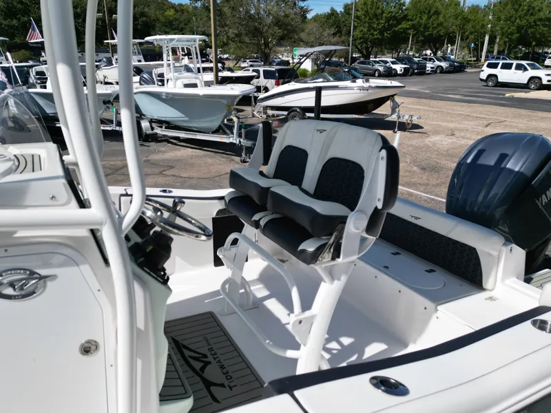 Slide: The Image of Tidewater 220 LXF 2025 - 45