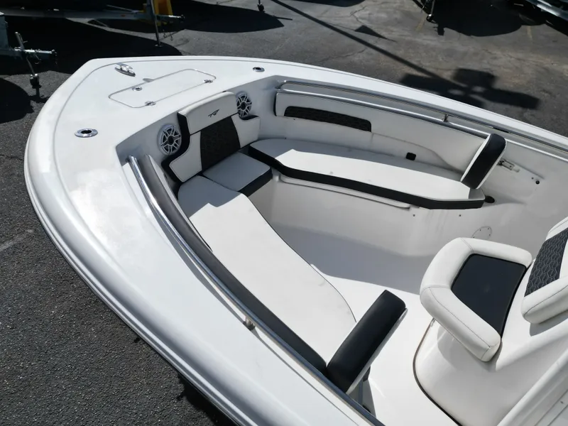 Slide: The Image of Tidewater 220 LXF 2025 - 46