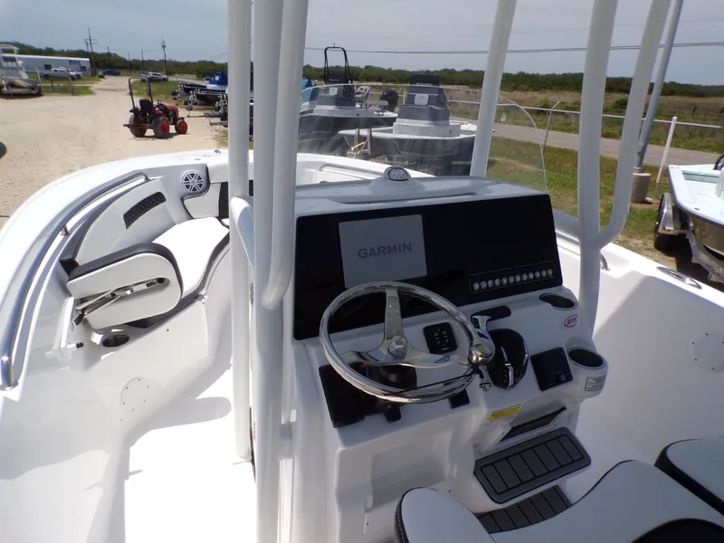 Slide: The Image of Tidewater 220 LXF 2025 - 25