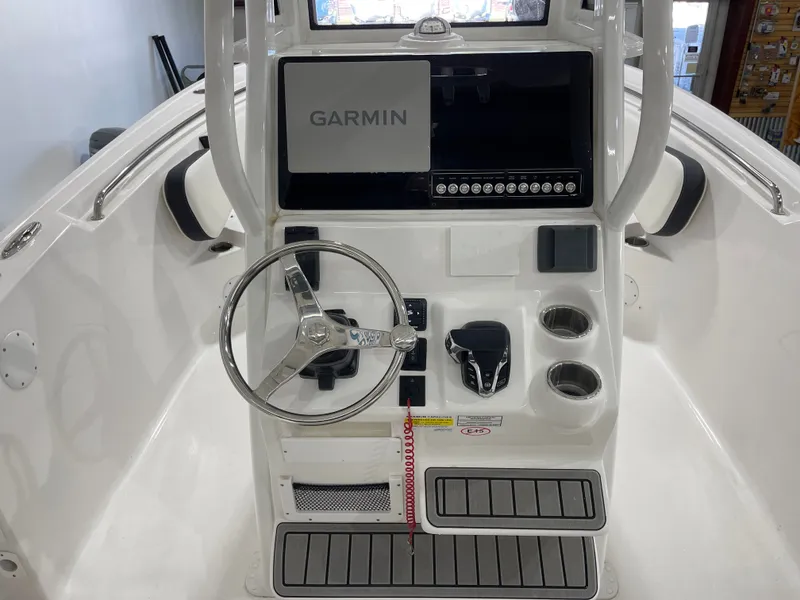 Slide: The Image of Tidewater 232 CC Adventure 2025 - 14