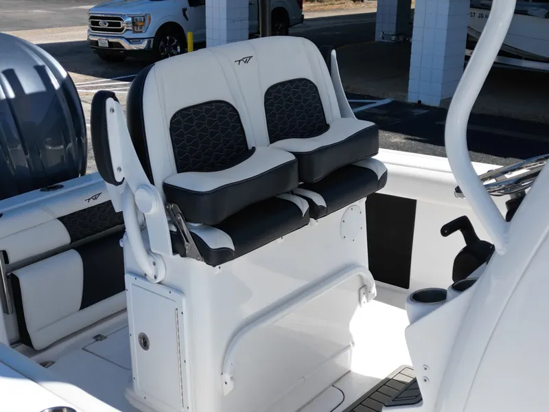 Slide: The Image of Tidewater 232 CC Adventure 2025 - 32