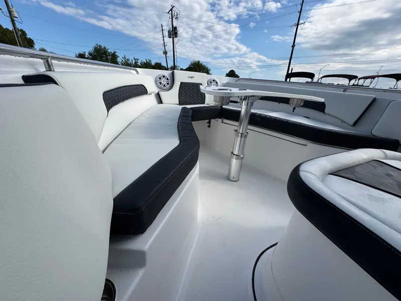 Slide: The Image of Tidewater 232 CC Adventure 2026 - 28