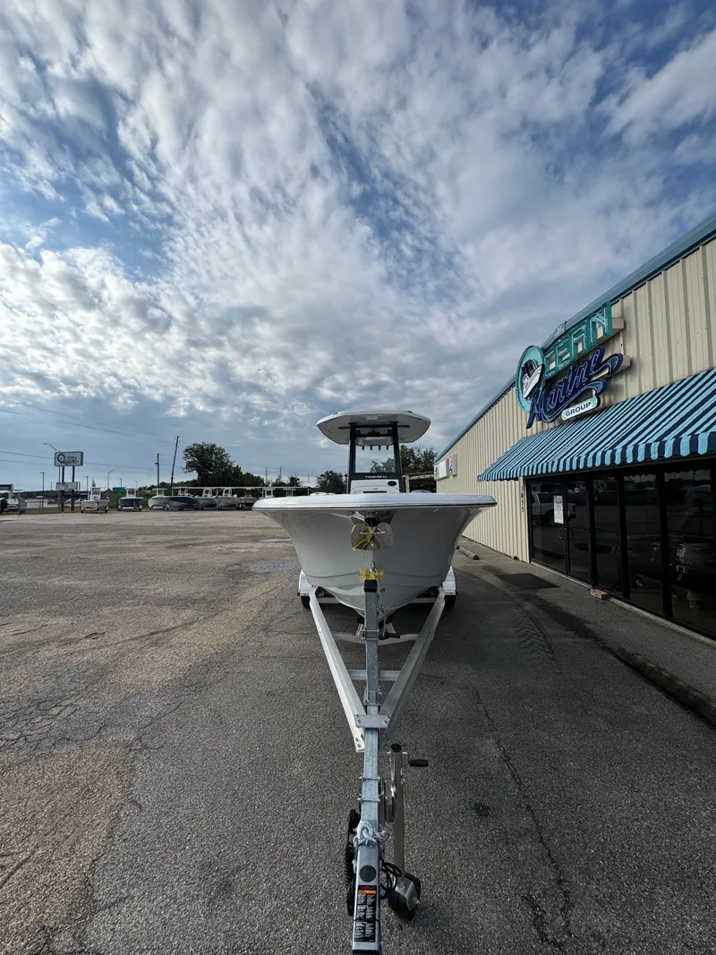 Slide: The Image of Tidewater 232 CC Adventure 2026 - 5