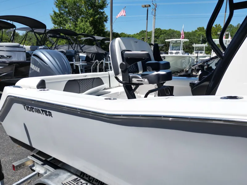 Slide: The Image of Tidewater 232 LXF 2025 - 35