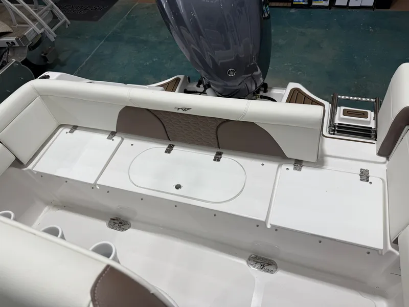 Slide: The Image of Tidewater 232 LXF 2025 - 15