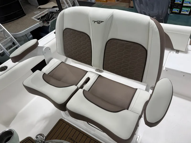 Slide: The Image of Tidewater 232 LXF 2025 - 19