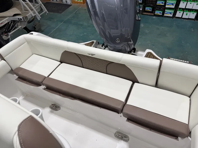 Slide: The Image of Tidewater 232 LXF 2025 - 38