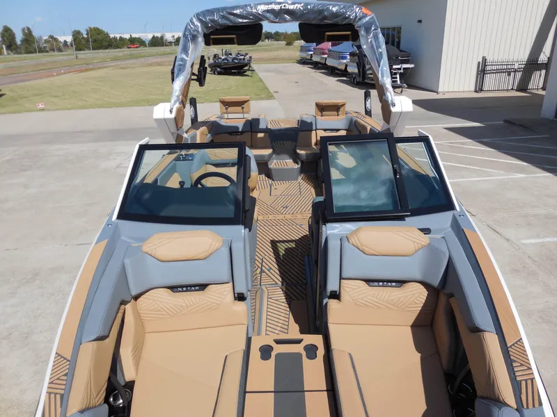 Slide: The Image of MasterCraft XStar 25 2026 - 18