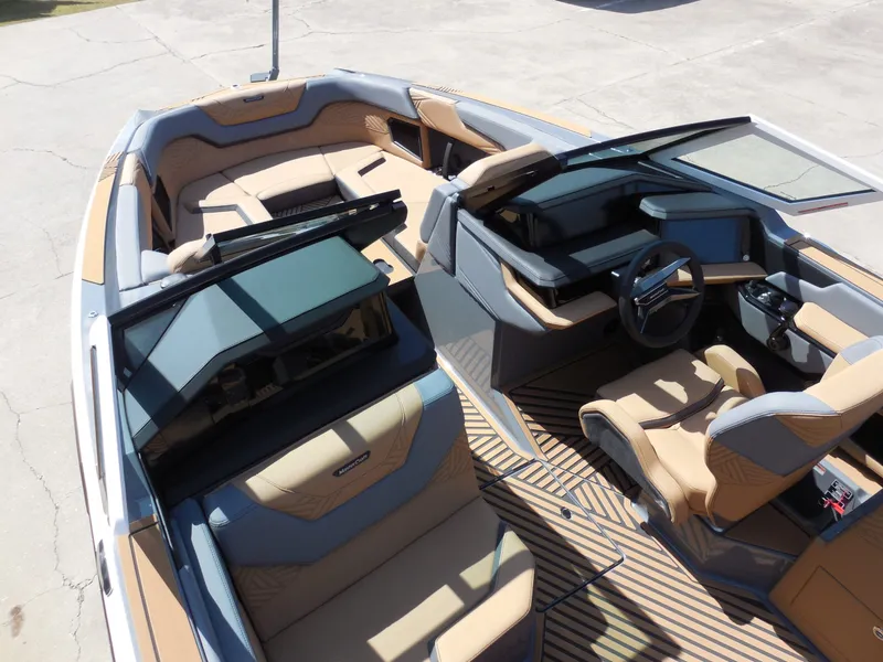 Slide: The Image of MasterCraft XStar 25 2026 - 23