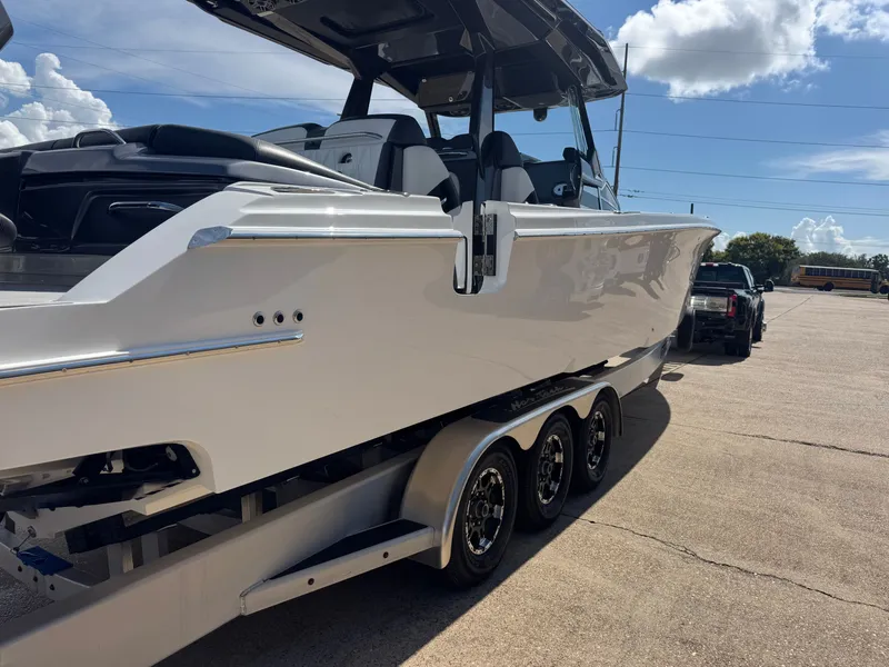 Slide: The Image of Nor-Tech 400 Supersport with trailer 2025 - 5