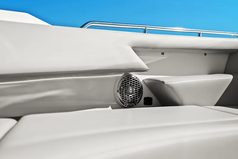 Slide: The Image of Cruisers 42 GLS Outboard 2026 - 30