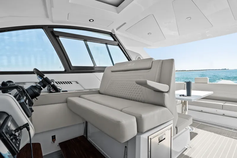 Slide: The Image of Cruisers 42 GLS Outboard 2026 - 45