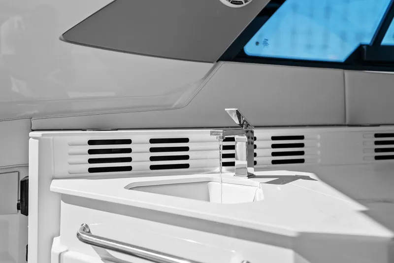 Slide: The Image of Cruisers 42 GLS Outboard 2026 - 53