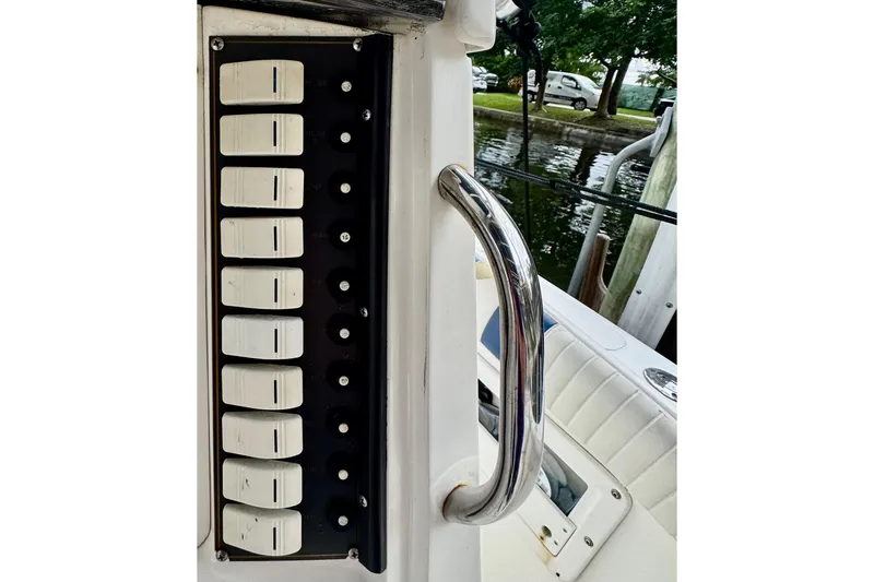 Slide: The Image of Compass on 1993 Marlin 35 CC Sportfish boat, showing directional degrees. - 48