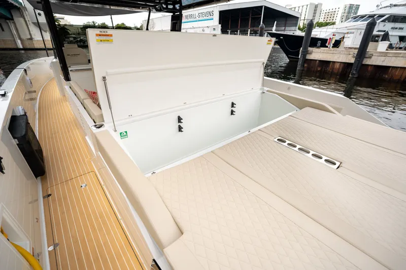 Slide: The Image of De Antonio D42 Open 2025 - 13