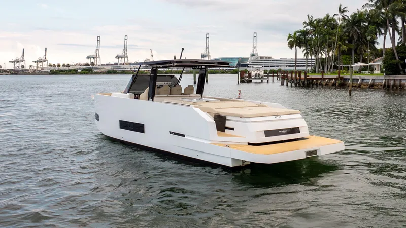 Slide: The Image of De Antonio D42 Open 2025 - 6