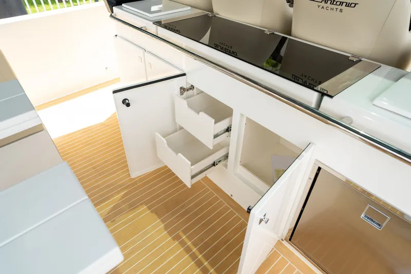 Slide: The Image of De Antonio D42 Open 2025 - 21