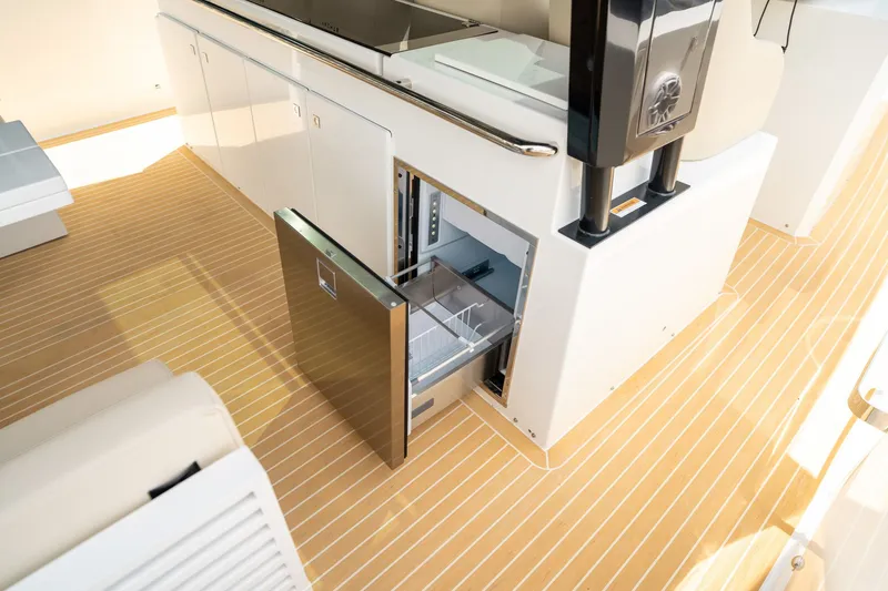 Slide: The Image of De Antonio D42 Open 2025 - 23