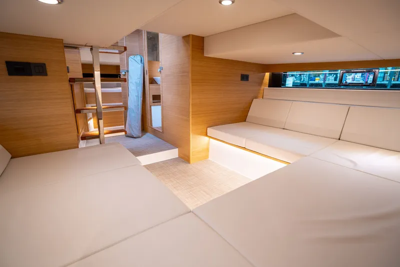 Slide: The Image of De Antonio D42 Open 2025 - 43