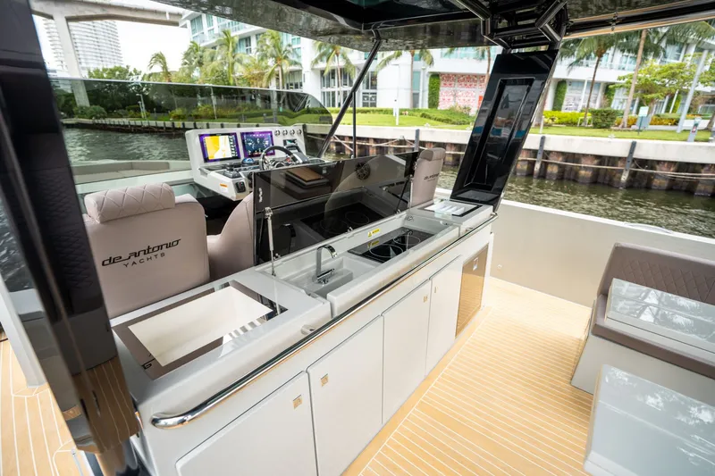 Slide: The Image of De Antonio D42 Open 2025 - 18