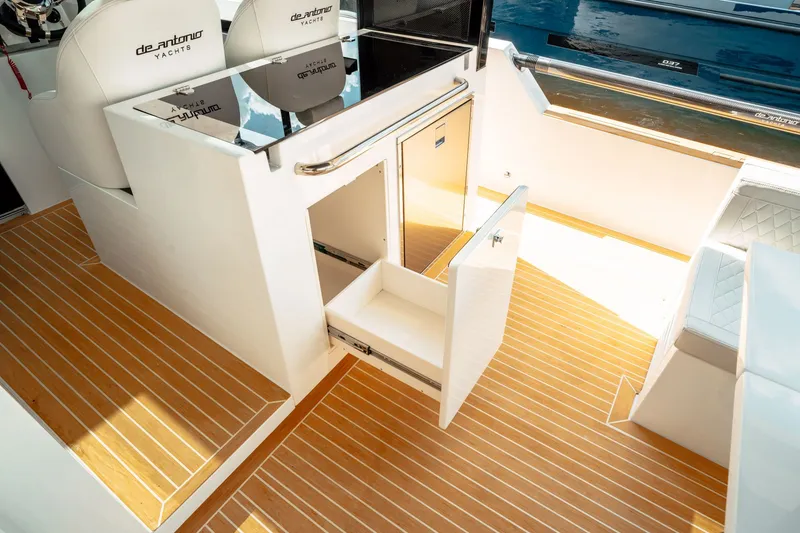 Slide: The Image of De Antonio D50 Coupé 2025 - 17