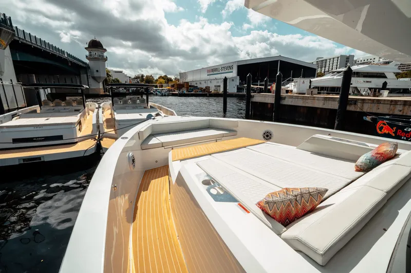 Slide: The Image of De Antonio D50 Coupé 2025 - 26