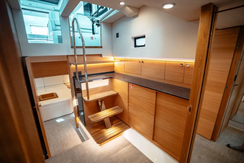 Slide: The Image of De Antonio D50 Coupé 2025 - 39