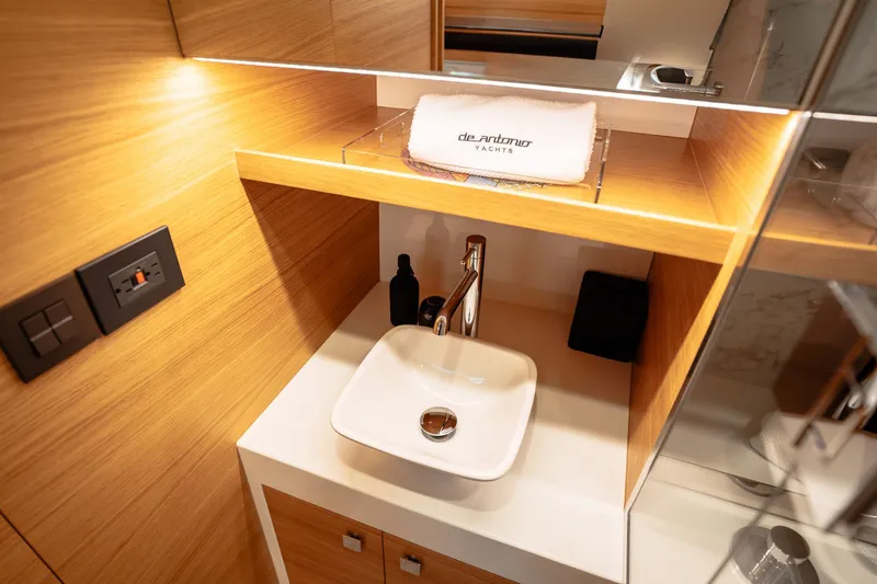 Slide: The Image of De Antonio D50 Coupé 2025 - 37