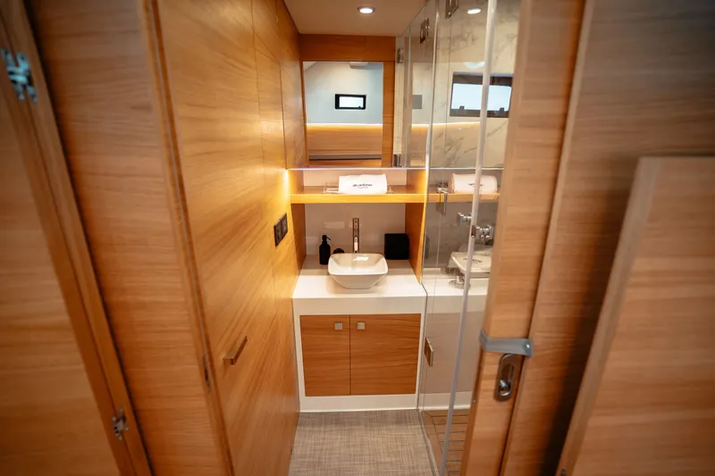 Slide: The Image of De Antonio D50 Coupé 2025 - 36