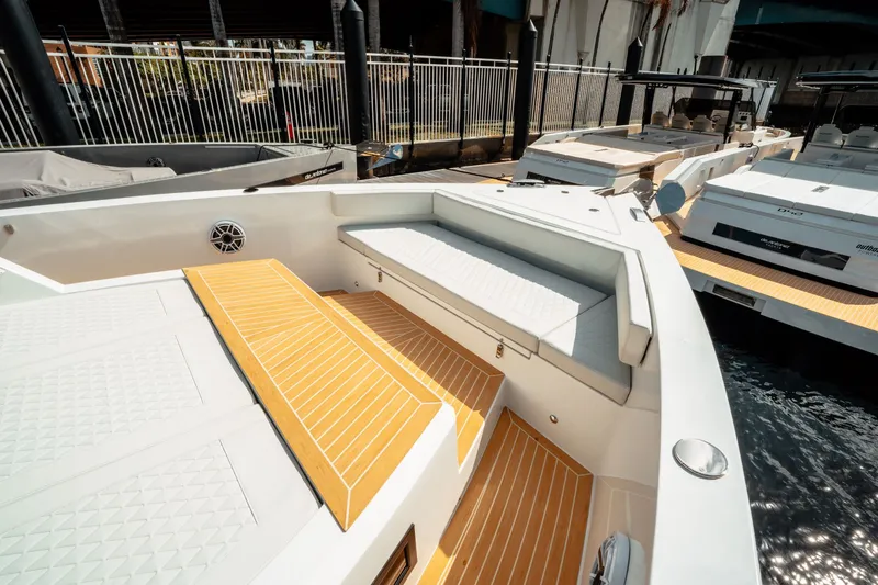 Slide: The Image of De Antonio D50 Coupé 2025 - 27