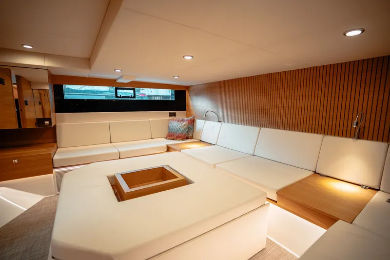 Slide: The Image of De Antonio D50 Coupé 2025 - 41