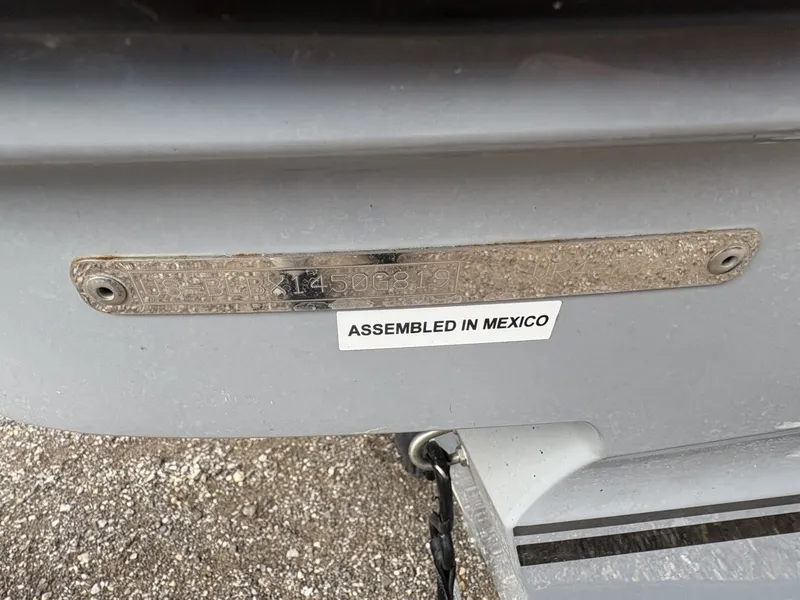 Slide: The Image of Bayliner VR4 Bowrider I/O 2019 - 27