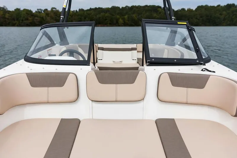 Slide: The Image of Bayliner VR4 Bowrider I/O 2019 - 34