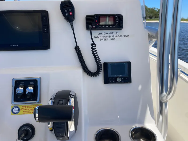 Slide: The Image of Cobia 237 Center Console 2022 - 34