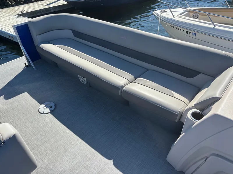 Slide: The Image of Princecraft Vectra 23 2022 - 10